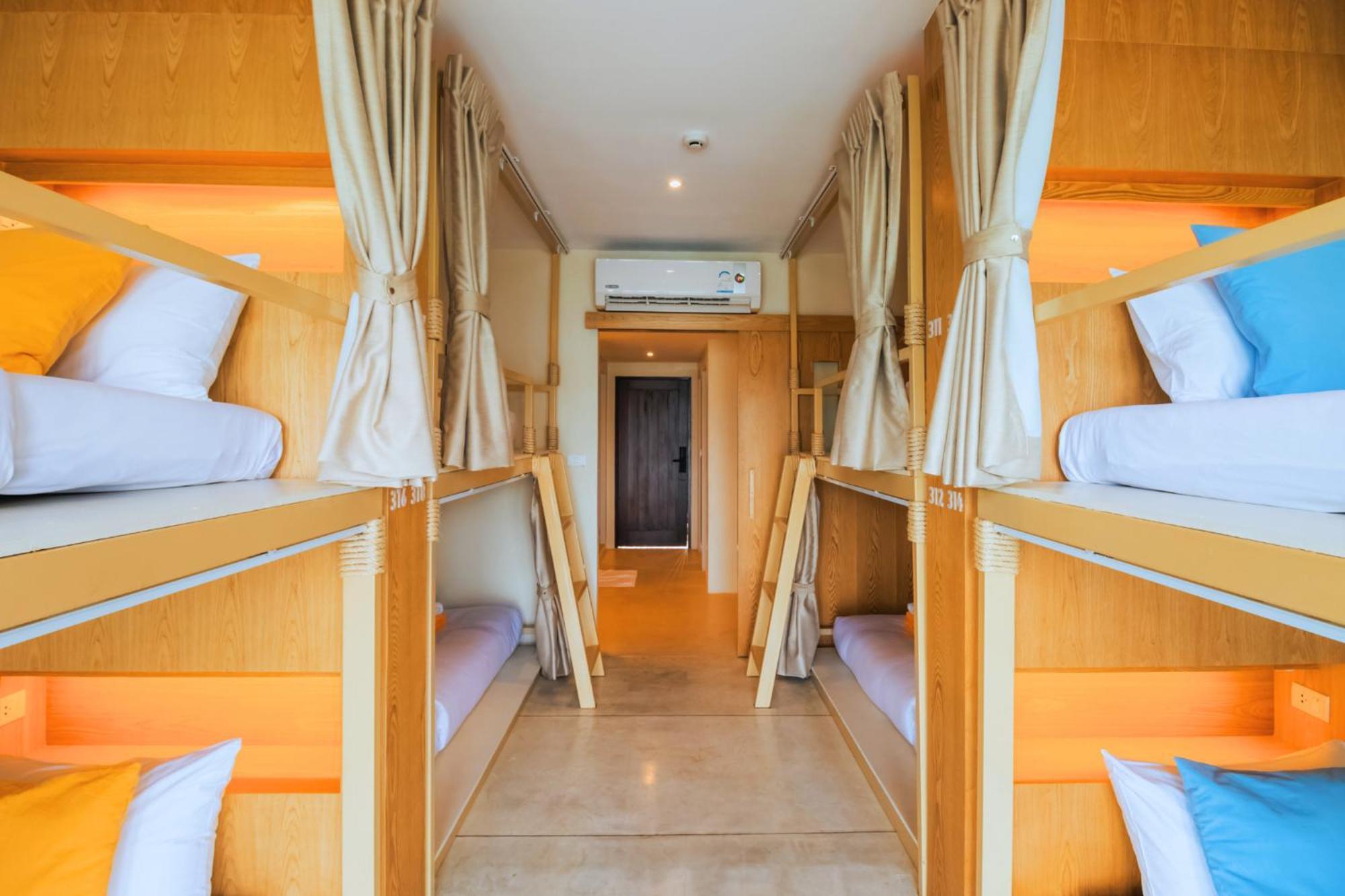 Sea Sun Bed & Beyond Hotel Bang Rak Beach  Buitenkant foto