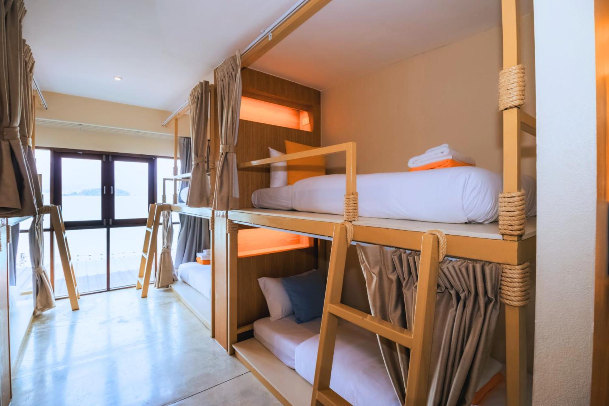 Sea Sun Bed & Beyond Hotel Bang Rak Beach  Buitenkant foto