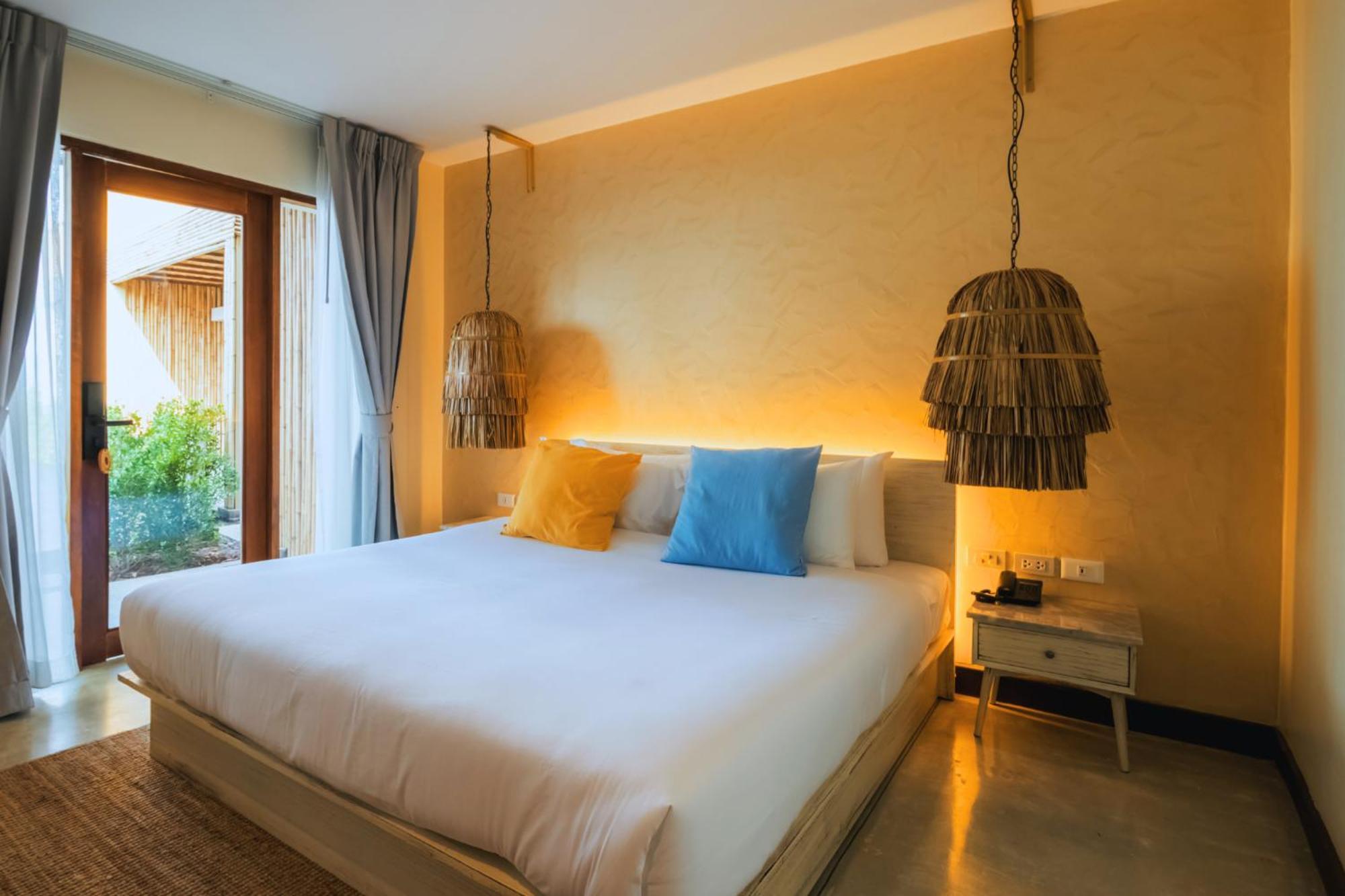 Sea Sun Bed & Beyond Hotel Bang Rak Beach  Buitenkant foto